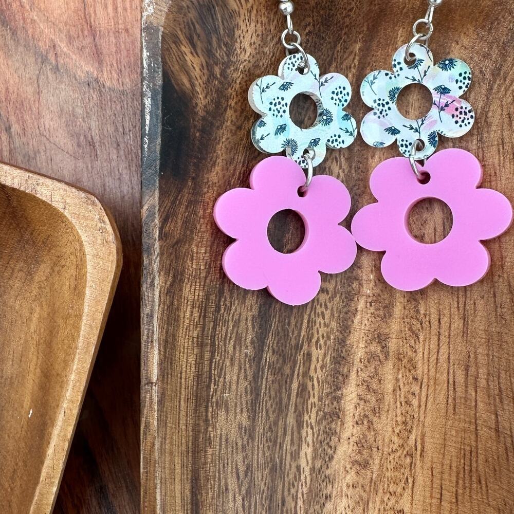 Double Daisy Dangle Earrings Pink Floral Acrylic Spring Cottagecore Boho EUC